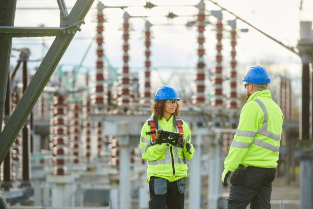 Best Affordable Emergency Electrician  in Desert Aire, WA